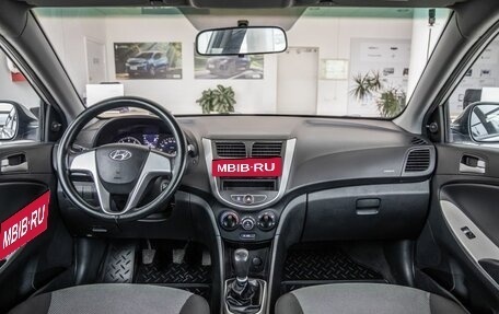 Hyundai Solaris II рестайлинг, 2011 год, 598 000 рублей, 26 фотография