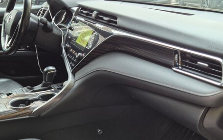 Toyota Camry, 2020 год, 2 450 000 рублей, 8 фотография