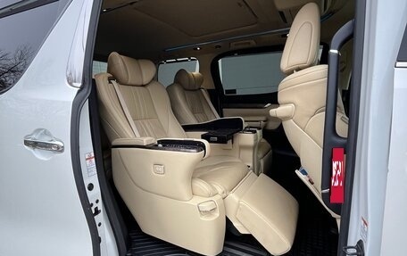 Toyota Alphard III, 2019 год, 6 850 000 рублей, 14 фотография