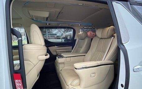 Toyota Alphard III, 2019 год, 6 850 000 рублей, 8 фотография