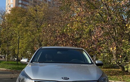 KIA Rio IV, 2017 год, 950 000 рублей, 2 фотография