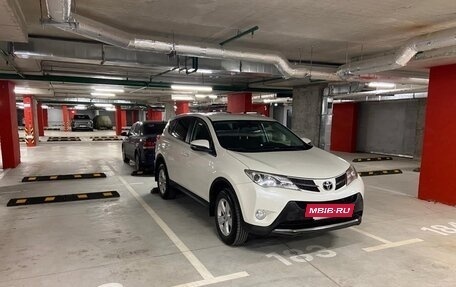 Toyota RAV4, 2013 год, 1 880 000 рублей, 10 фотография