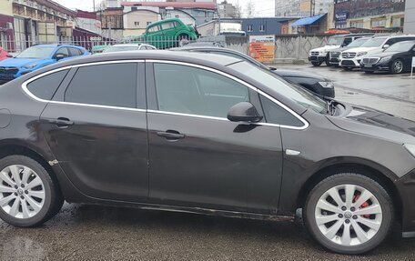 Opel Astra J, 2014 год, 650 000 рублей, 2 фотография