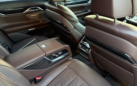 BMW 7 серия, 2016 год, 3 150 000 рублей, 11 фотография