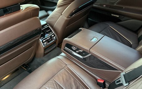 BMW 7 серия, 2016 год, 3 150 000 рублей, 15 фотография