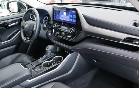 Toyota Highlander, 2025 год, 6 690 000 рублей, 7 фотография