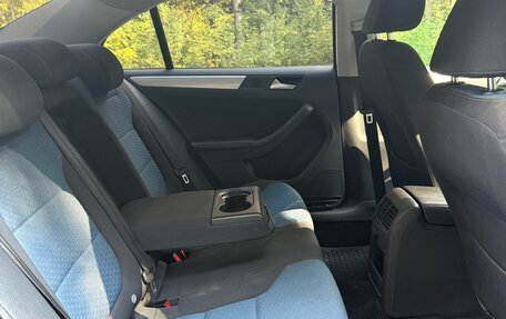 Volkswagen Jetta VI, 2013 год, 800 000 рублей, 2 фотография