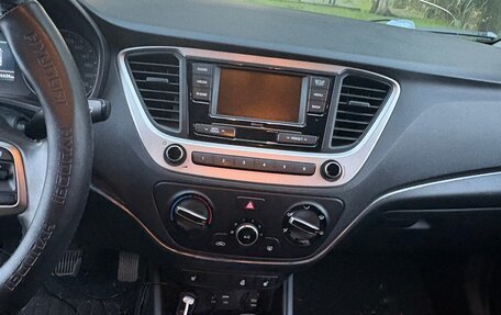 Hyundai Solaris II рестайлинг, 2017 год, 1 150 000 рублей, 2 фотография