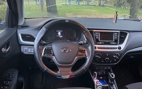 Hyundai Solaris II рестайлинг, 2017 год, 1 150 000 рублей, 3 фотография