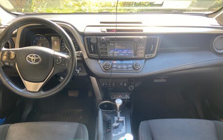 Toyota RAV4, 2015 год, 1 980 000 рублей, 8 фотография