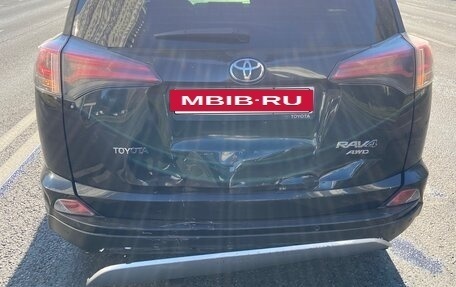 Toyota RAV4, 2015 год, 1 980 000 рублей, 17 фотография