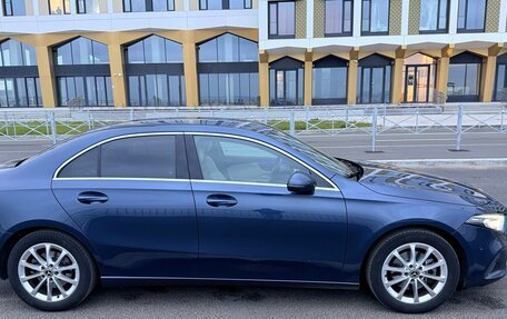 Mercedes-Benz A-Класс, 2020 год, 3 250 000 рублей, 4 фотография