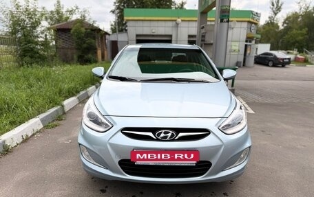 Hyundai Solaris II рестайлинг, 2013 год, 1 300 000 рублей, 2 фотография