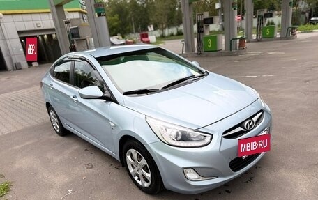 Hyundai Solaris II рестайлинг, 2013 год, 1 300 000 рублей, 3 фотография