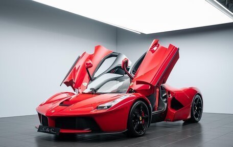Ferrari LaFerrari, 2014 год, 390 000 032 рублей, 2 фотография