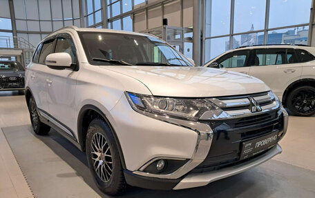 Mitsubishi Outlander III рестайлинг 3, 2018 год, 2 550 000 рублей, 3 фотография