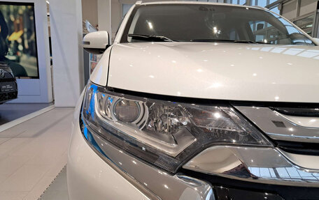 Mitsubishi Outlander III рестайлинг 3, 2018 год, 2 550 000 рублей, 17 фотография