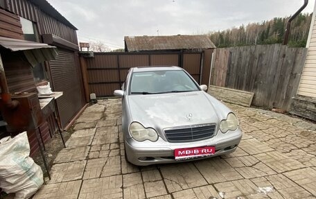 Mercedes-Benz C-Класс, 2000 год, 450 000 рублей, 1 фотография