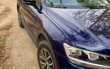 Volkswagen Tiguan II, 2020 год, 2 400 000 рублей, 2 фотография