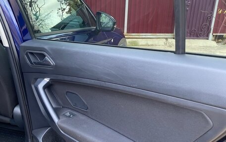 Volkswagen Tiguan II, 2020 год, 2 400 000 рублей, 15 фотография