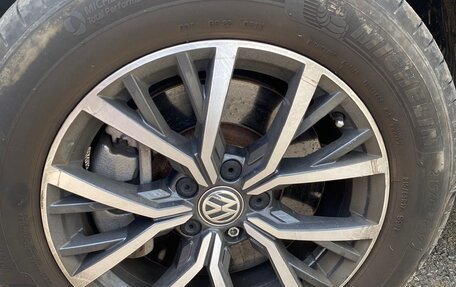 Volkswagen Tiguan II, 2020 год, 2 400 000 рублей, 17 фотография