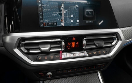 BMW 3 серия, 2019 год, 4 050 000 рублей, 21 фотография