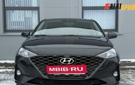 Hyundai Solaris II рестайлинг, 2021 год, 1 690 000 рублей, 2 фотография