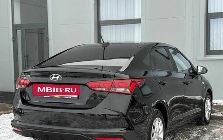 Hyundai Solaris II рестайлинг, 2021 год, 1 690 000 рублей, 5 фотография