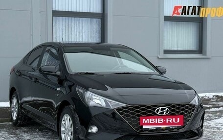 Hyundai Solaris II рестайлинг, 2021 год, 1 690 000 рублей, 3 фотография