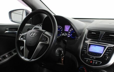 Hyundai Solaris II рестайлинг, 2013 год, 595 000 рублей, 8 фотография