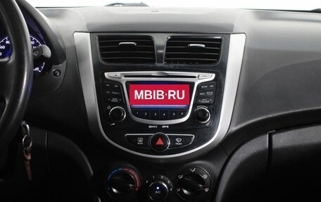 Hyundai Solaris II рестайлинг, 2013 год, 595 000 рублей, 10 фотография