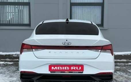 Hyundai Elantra, 2021 год, 1 950 000 рублей, 6 фотография