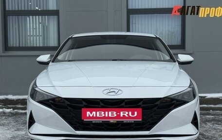 Hyundai Elantra, 2021 год, 1 950 000 рублей, 2 фотография