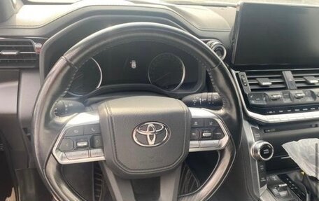 Toyota Land Cruiser, 2022 год, 11 000 000 рублей, 8 фотография