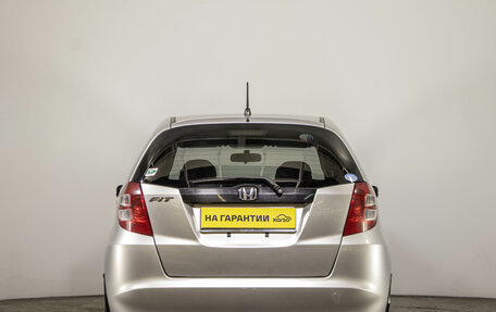 Honda Fit III, 2010 год, 699 000 рублей, 6 фотография