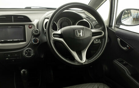 Honda Fit III, 2010 год, 699 000 рублей, 15 фотография