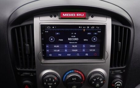 Hyundai Grand Starex Grand Starex I рестайлинг 2, 2010 год, 1 495 000 рублей, 21 фотография