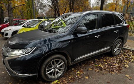 Mitsubishi Outlander III рестайлинг 3, 2018 год, 3 199 999 рублей, 1 фотография