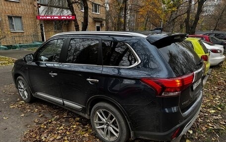 Mitsubishi Outlander III рестайлинг 3, 2018 год, 3 199 999 рублей, 2 фотография