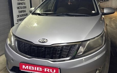 KIA Rio III рестайлинг, 2013 год, 890 000 рублей, 5 фотография