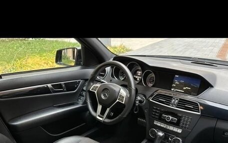 Mercedes-Benz C-Класс, 2011 год, 1 400 000 рублей, 7 фотография