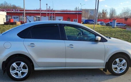 Volkswagen Polo VI (EU Market), 2011 год, 750 000 рублей, 6 фотография