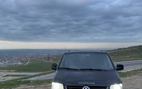 Volkswagen Multivan T5, 2006 год, 2 000 000 рублей, 2 фотография