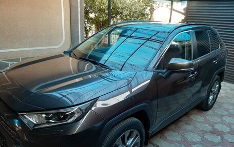 Toyota RAV4, 2021 год, 3 300 000 рублей, 7 фотография