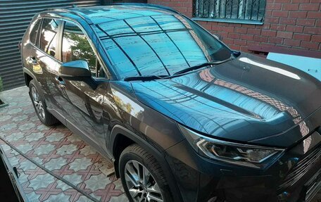 Toyota RAV4, 2021 год, 3 300 000 рублей, 8 фотография