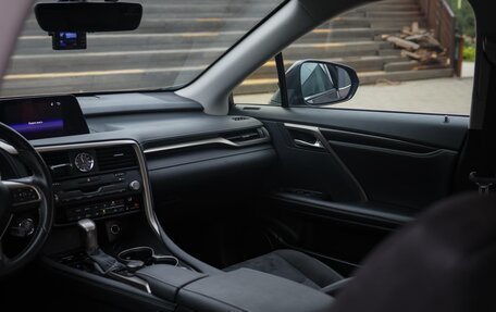 Lexus RX IV рестайлинг, 2019 год, 5 400 000 рублей, 8 фотография