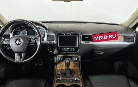 Volkswagen Touareg III, 2011 год, 2 147 000 рублей, 12 фотография