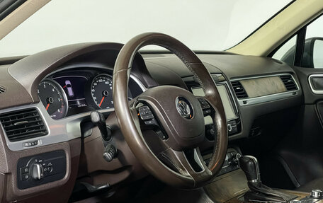 Volkswagen Touareg III, 2011 год, 2 147 000 рублей, 13 фотография