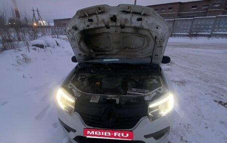 Renault Logan II, 2018 год, 450 000 рублей, 5 фотография