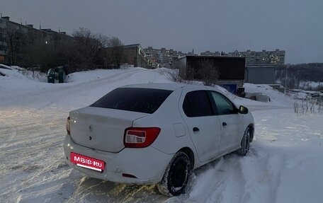 Renault Logan II, 2018 год, 450 000 рублей, 3 фотография